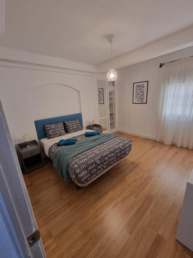 Holidays2Malaga 2 Bedroom Armengual De La Mota Close Shopping Center ภายนอก รูปภาพ