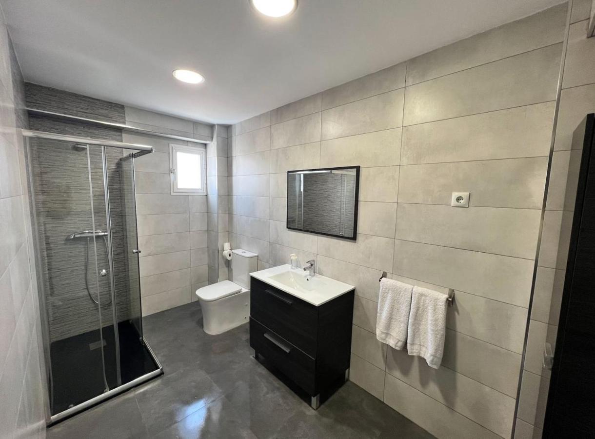Holidays2Malaga 2 Bedroom Armengual De La Mota Close Shopping Center ภายนอก รูปภาพ