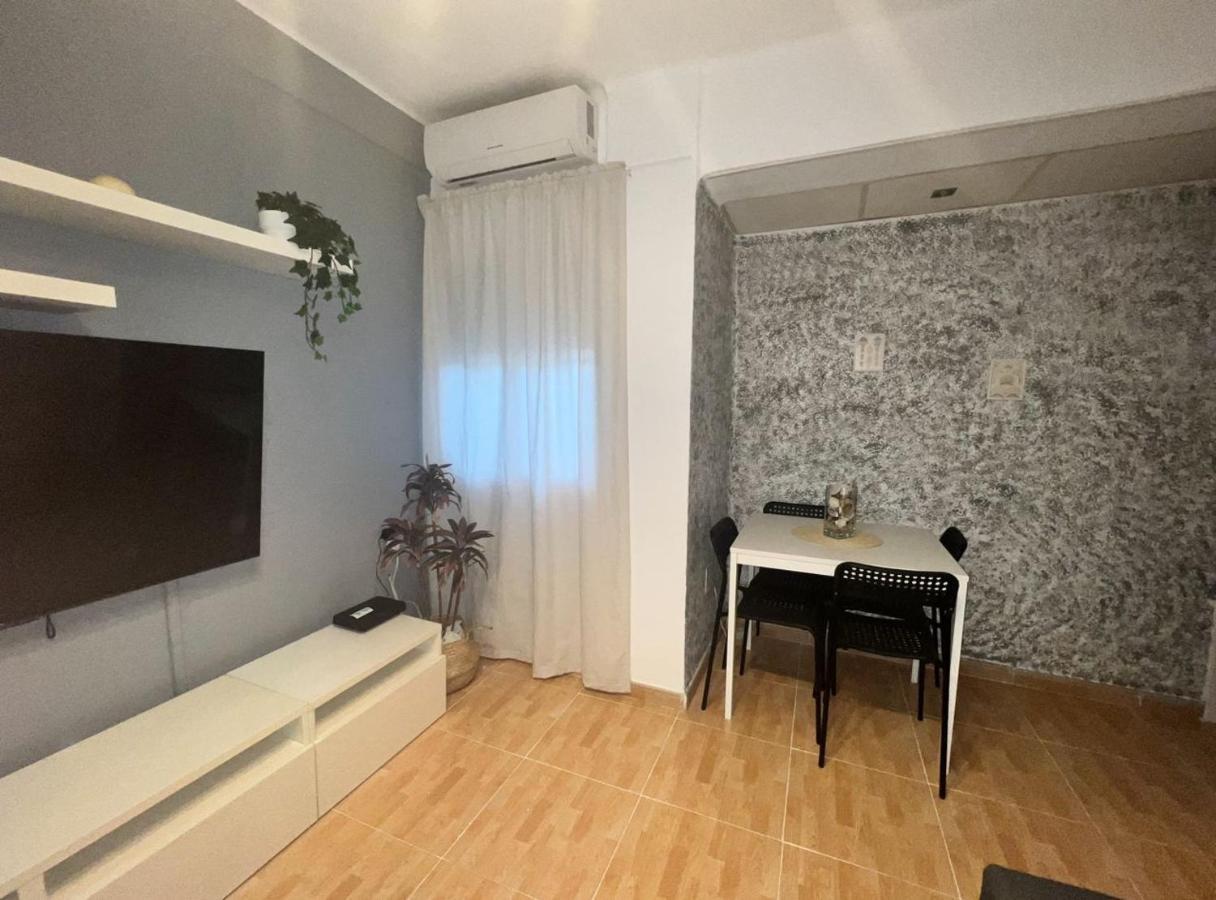 Holidays2Malaga 2 Bedroom Armengual De La Mota Close Shopping Center ภายนอก รูปภาพ
